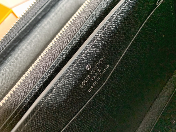 LVコピーウォレット全体デザイン